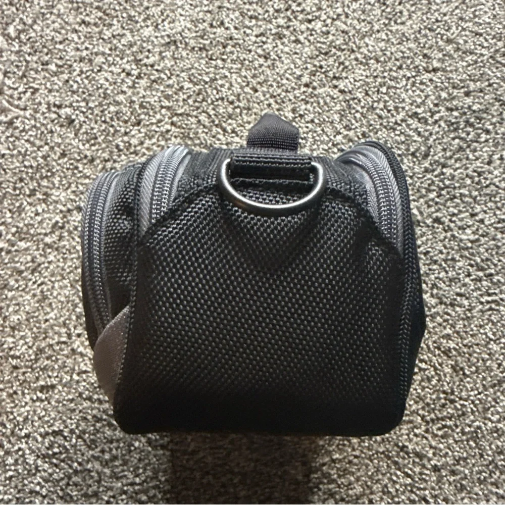 Kenneth Cole Reaction R-Tech Camera Photo Black Case Bag Compact 7x4.5x4.5